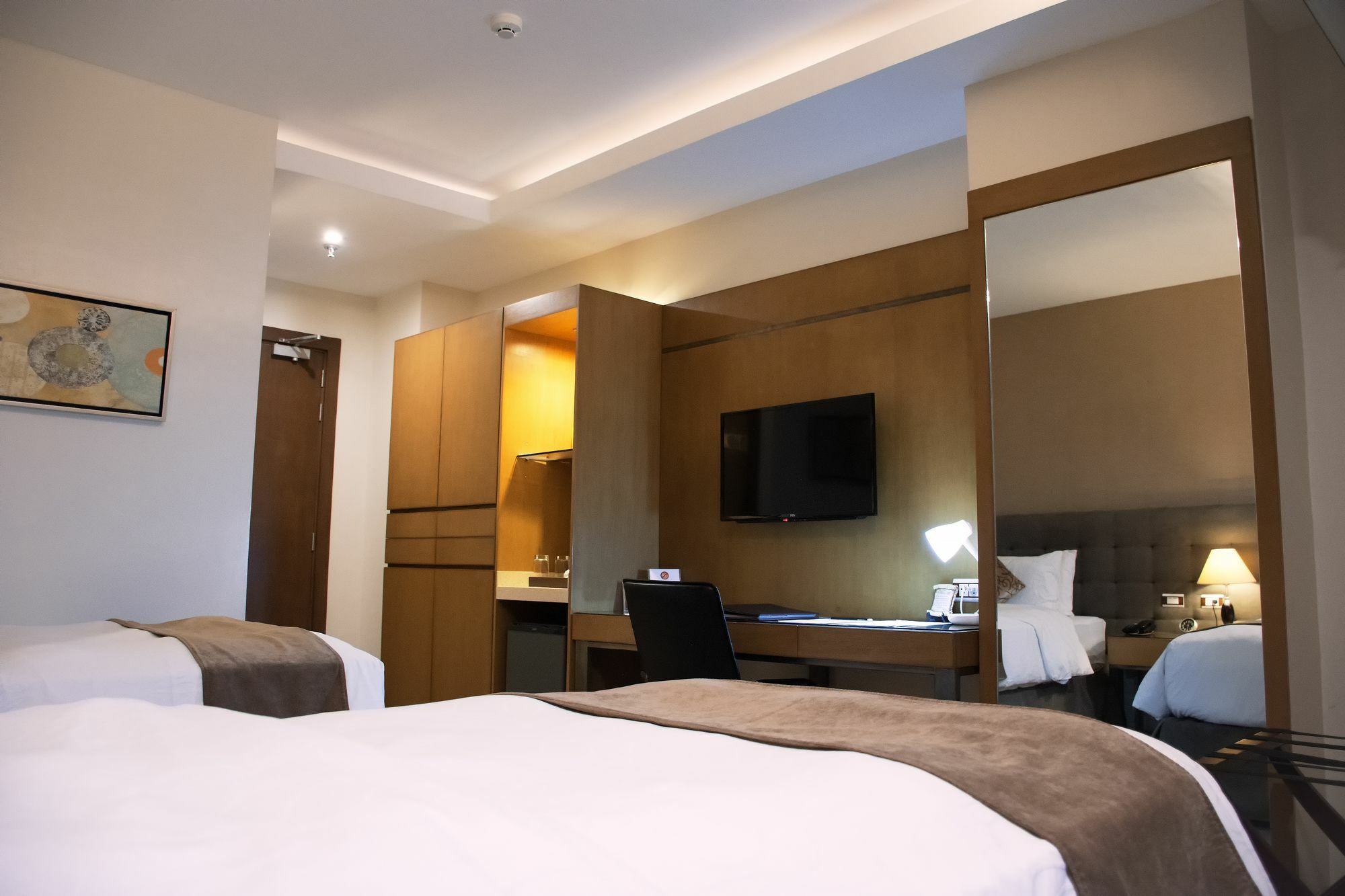 Ironwood Hotel Таклобан Экстерьер фото
